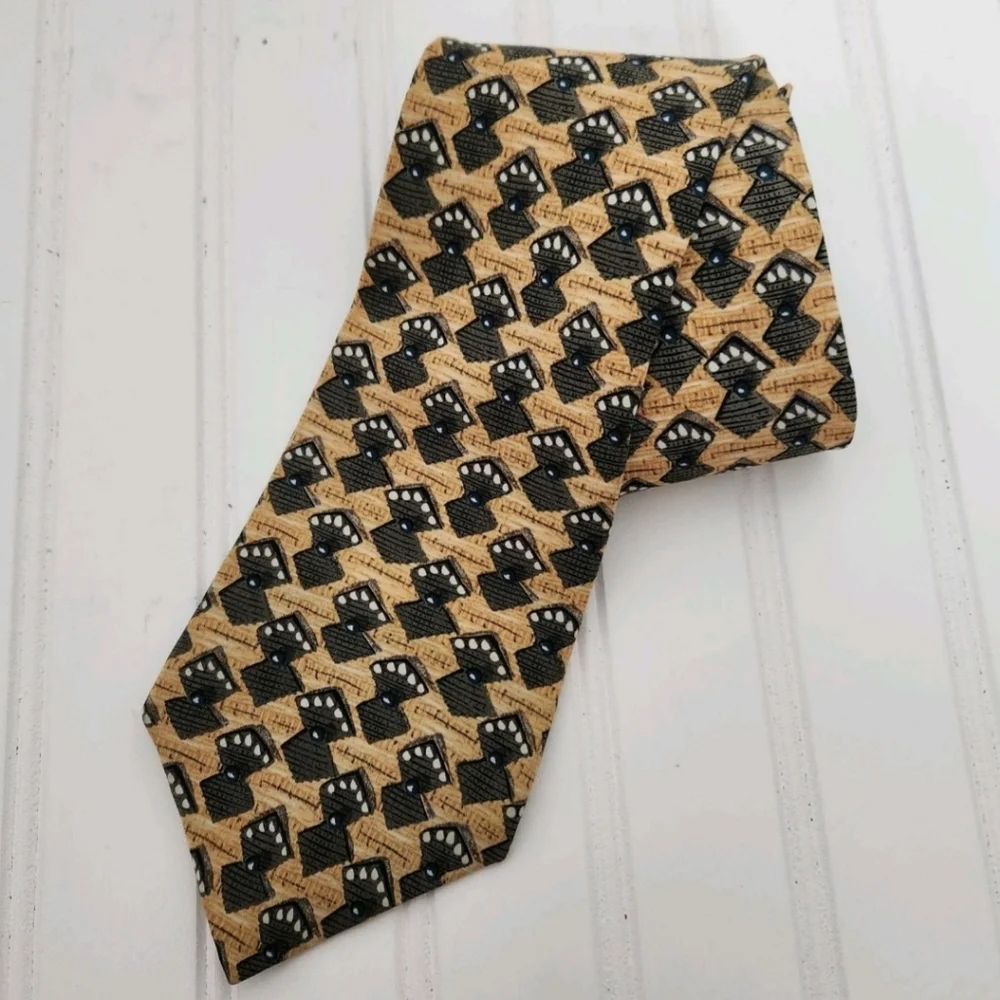 Oscar De La Renta Beige/Brown 100% Silk Abstract Designer Luxury Tie USA Made